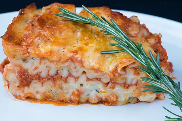 Lasagne bereid met kippengehakt